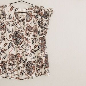 House Of Harlow 1960 Zoey Boho Ruffle Floral Top. Size Medium
